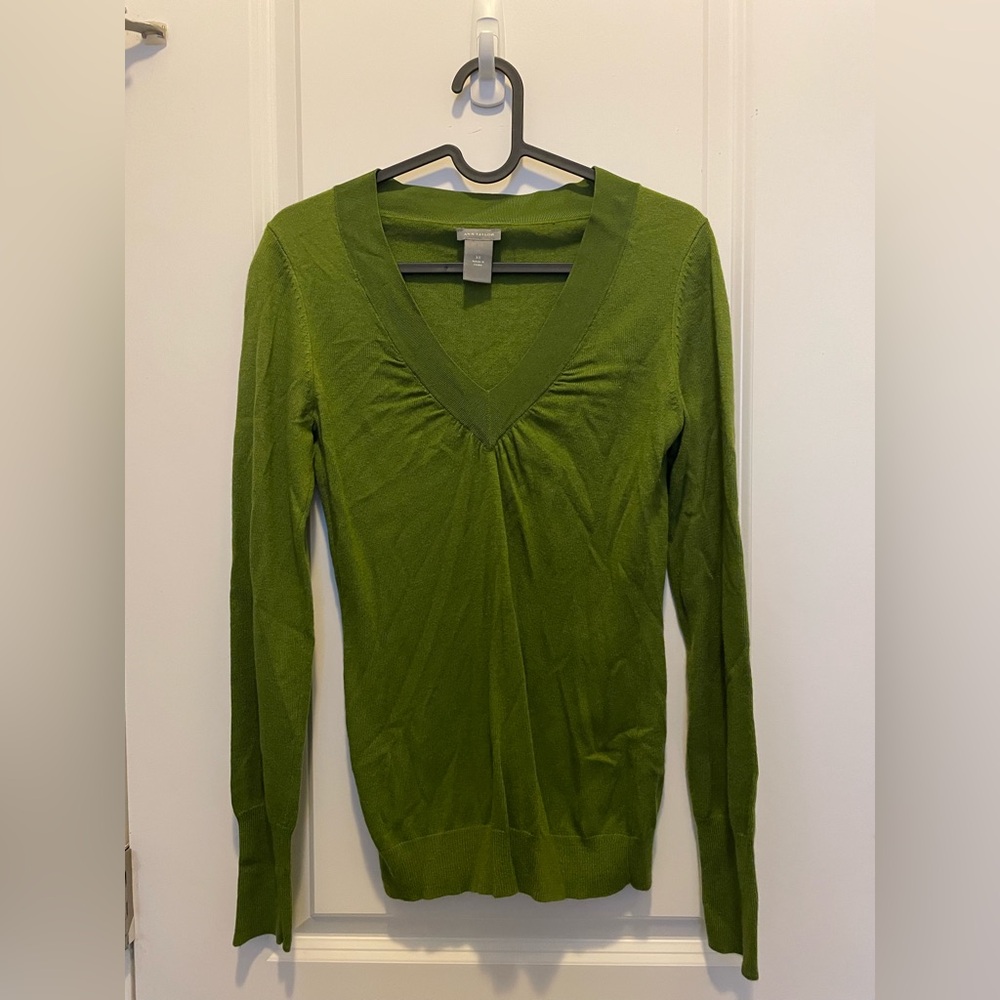 Ann Taylor Green V-Neck Sweater with Pleated Detail